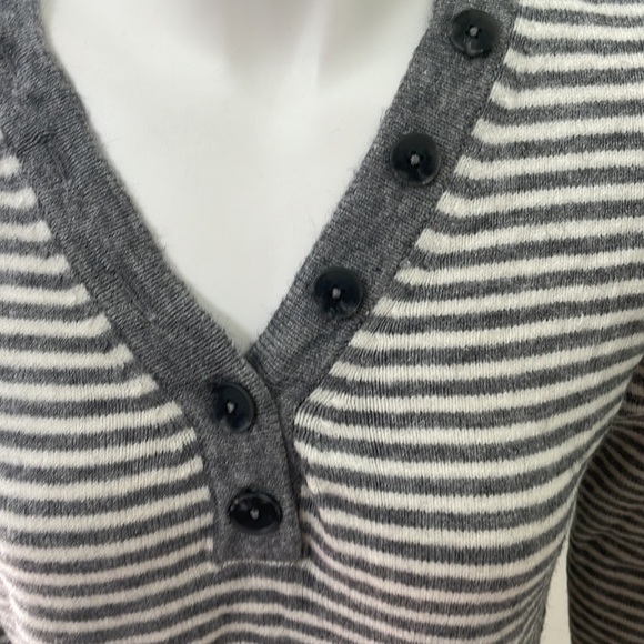 ANTHROPOLOGIE Grey Stripe Tunic Style Sweater Small - Picture 7 of 8